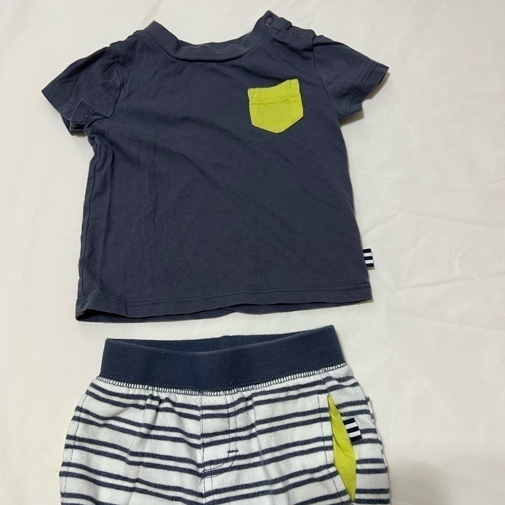𝅺splendid Gray and Green Shirt Short Set size 3-6 months